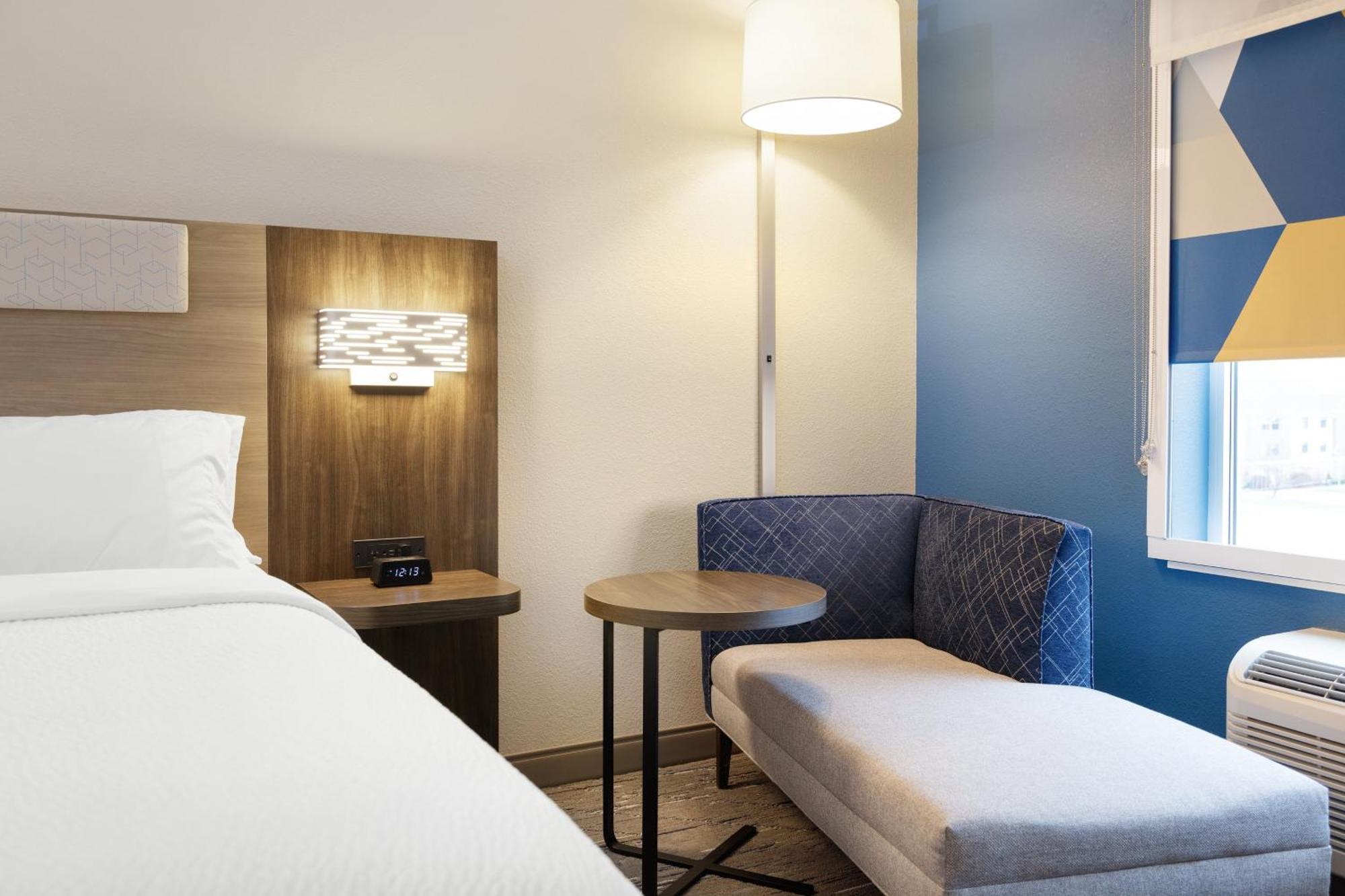 Holiday Inn Express & Suites Brookhaven By Ihg Экстерьер фото