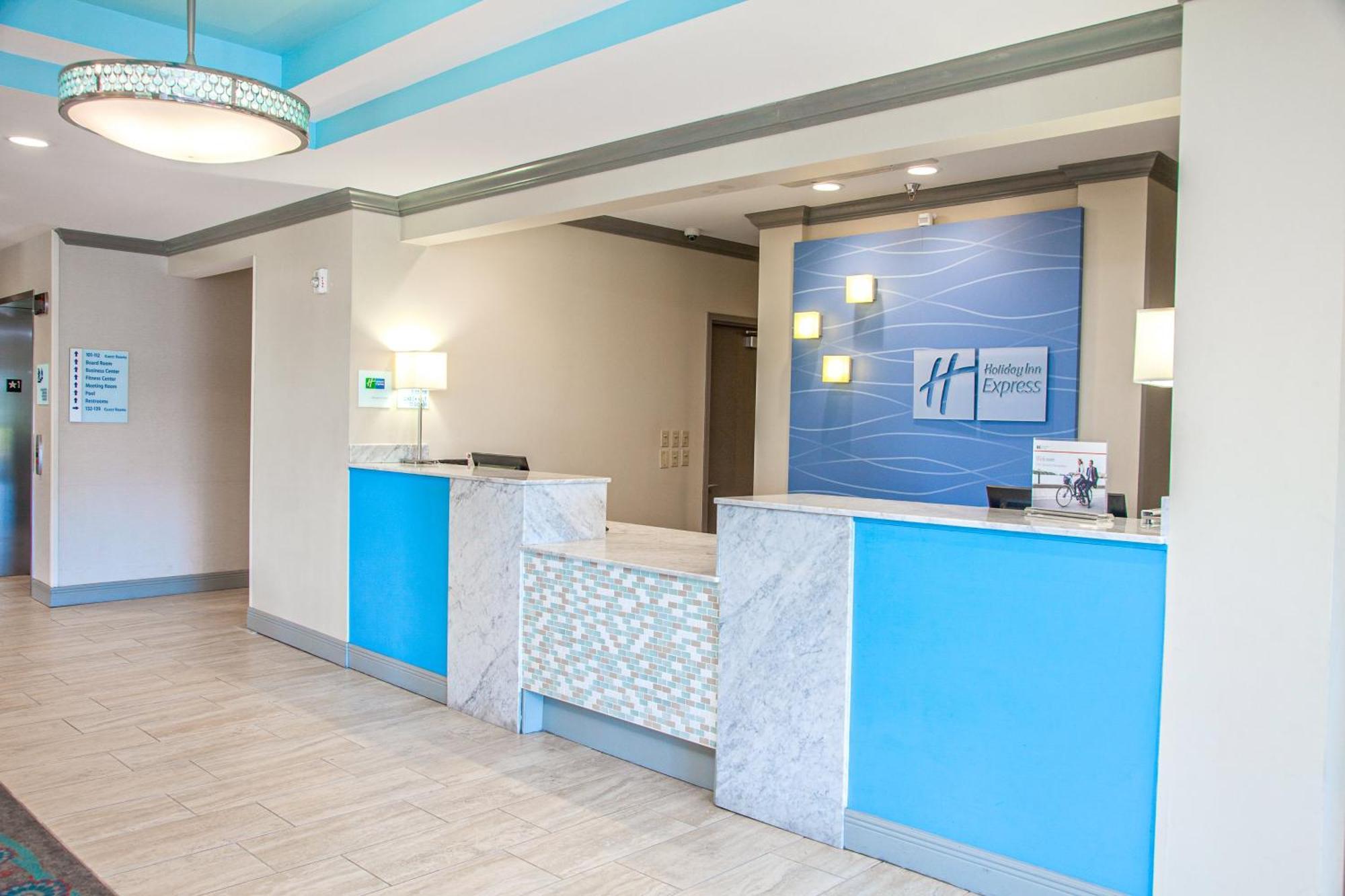 Holiday Inn Express & Suites Brookhaven By Ihg Экстерьер фото