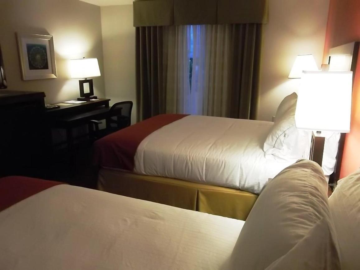 Holiday Inn Express & Suites Brookhaven By Ihg Экстерьер фото